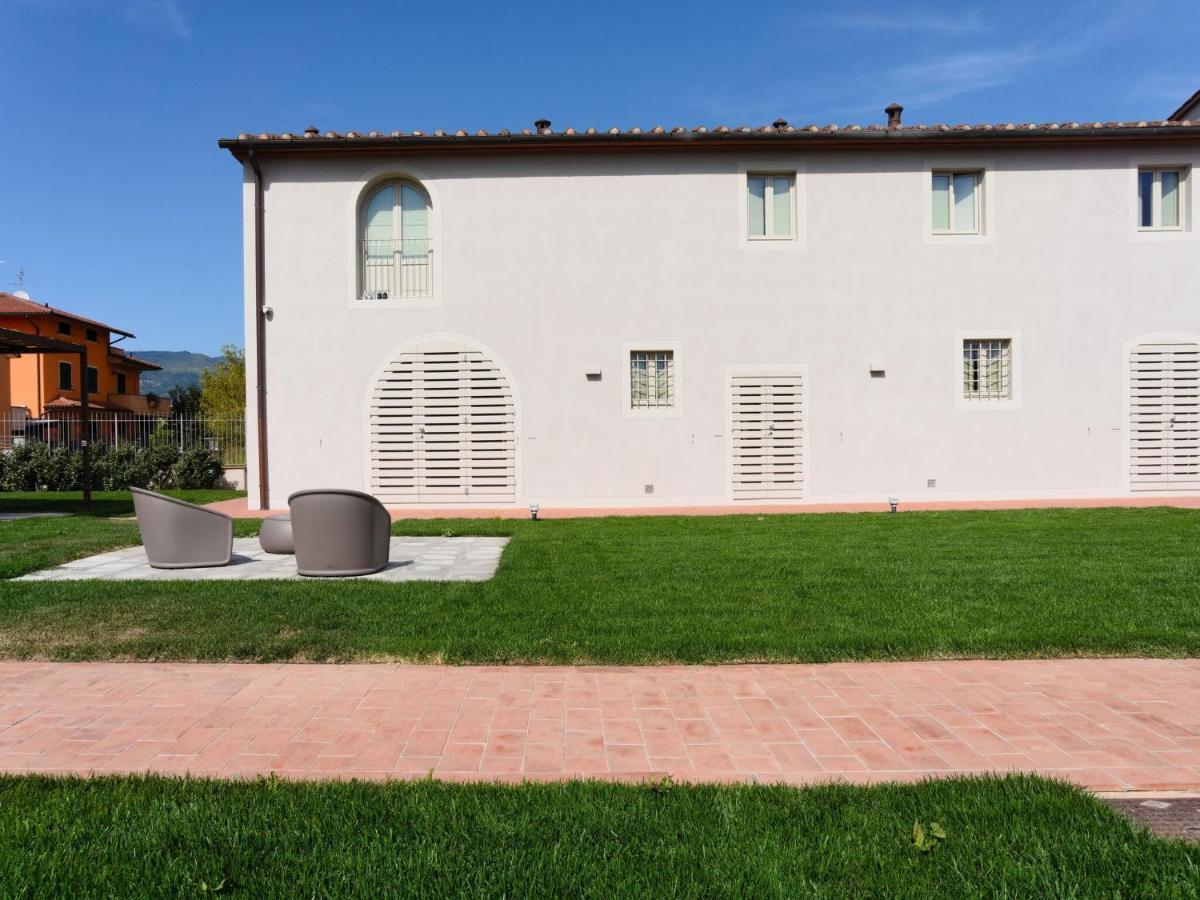 Modern Apartment In Agliana With Shared Garden Kültér fotó