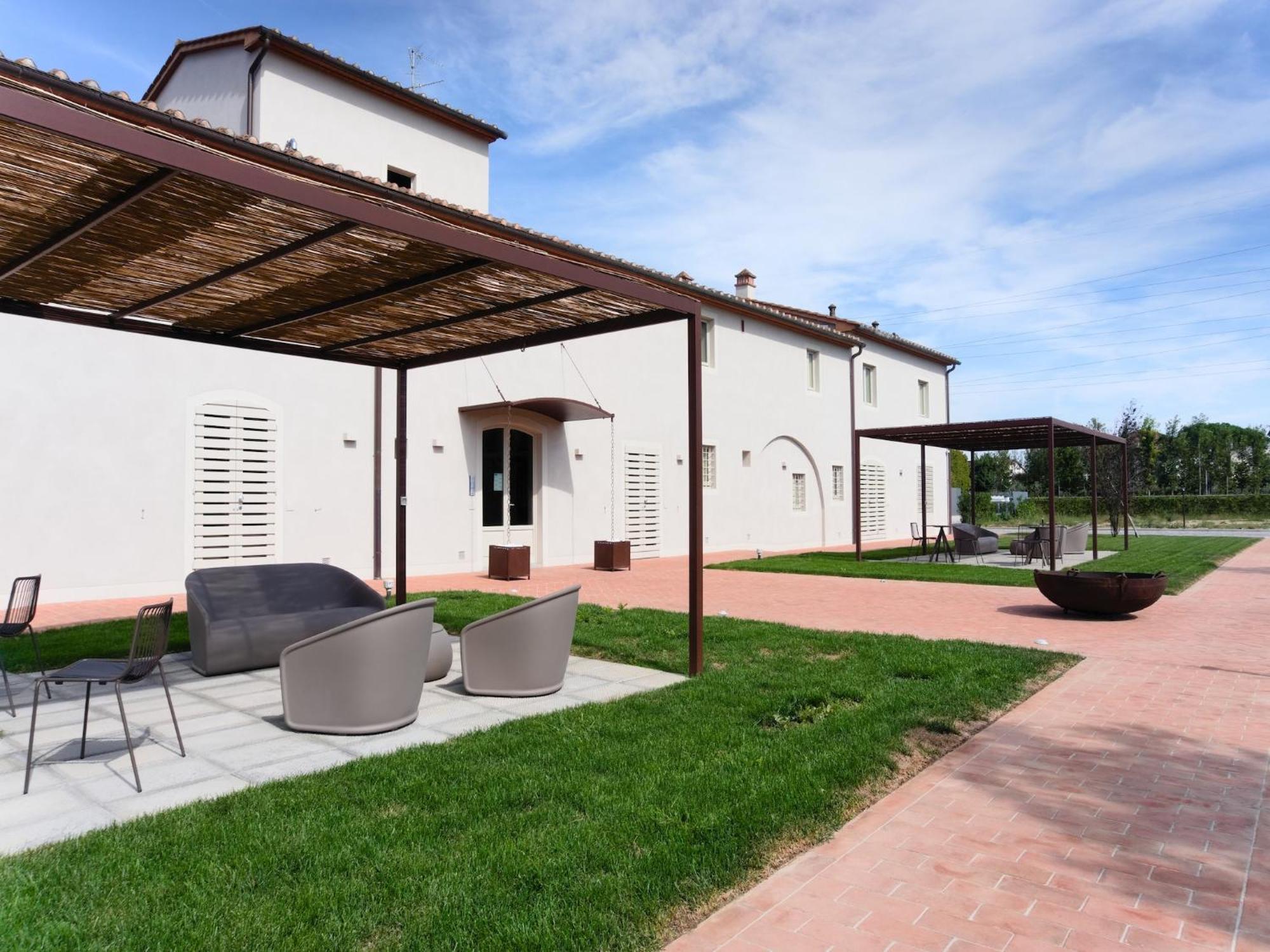 Modern Apartment In Agliana With Shared Garden Kültér fotó